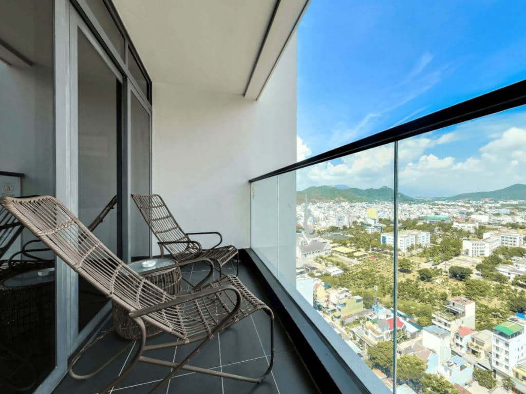 rooms-superior-citymoutain-view-with-balcony
