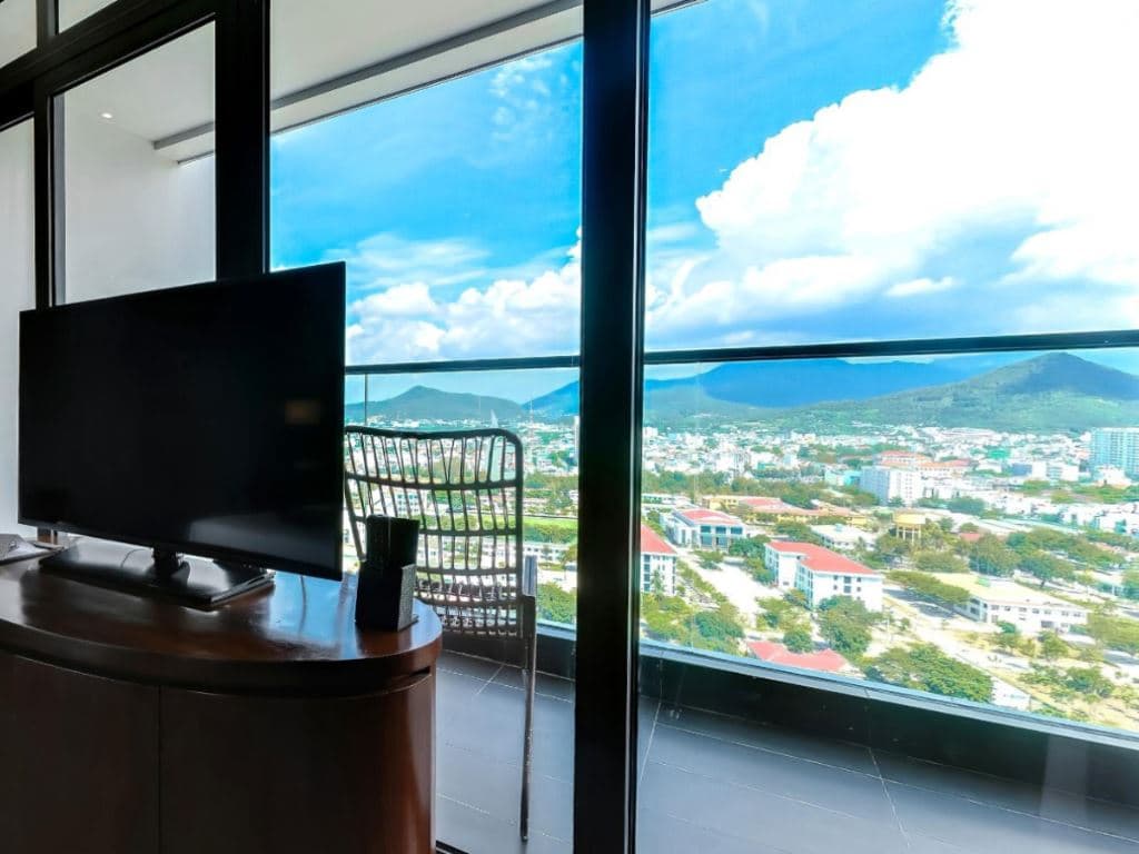 rooms-superior-citymoutain-view-with-balcony