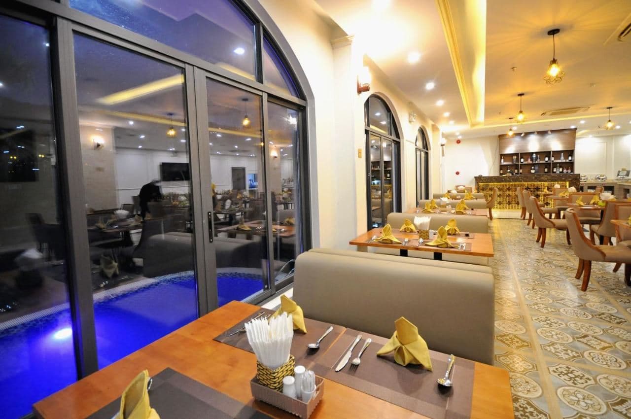 restaurants-restaurant