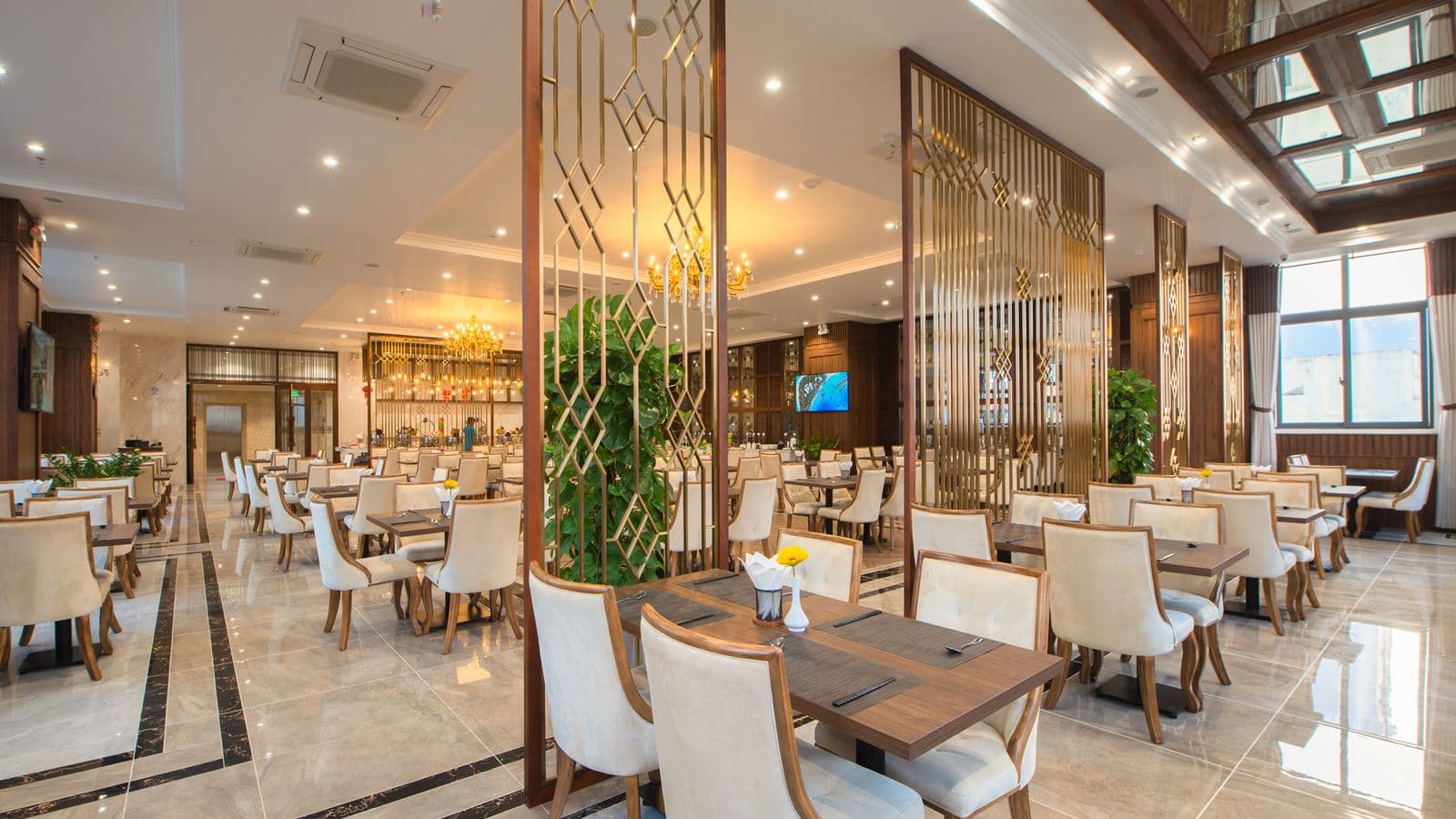 restaurants-restaurant