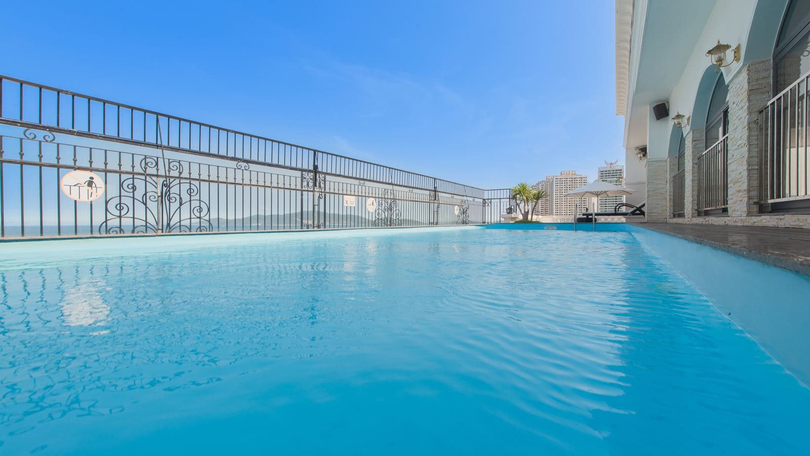 pools-outdoor-pool