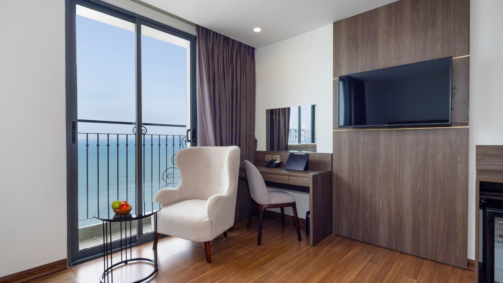 rooms-studio-ocean-view-with-balcony