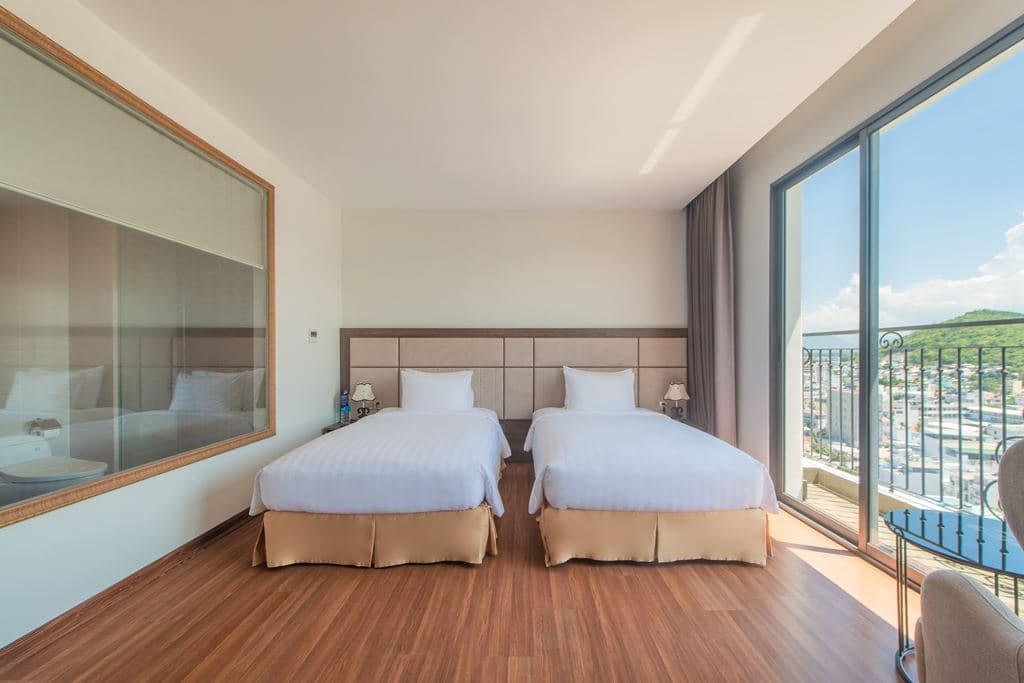 rooms-studio-with-balcony