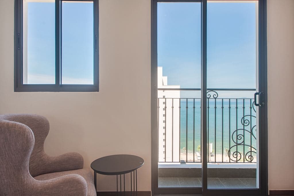 rooms-studio-ocean-view-with-balcony