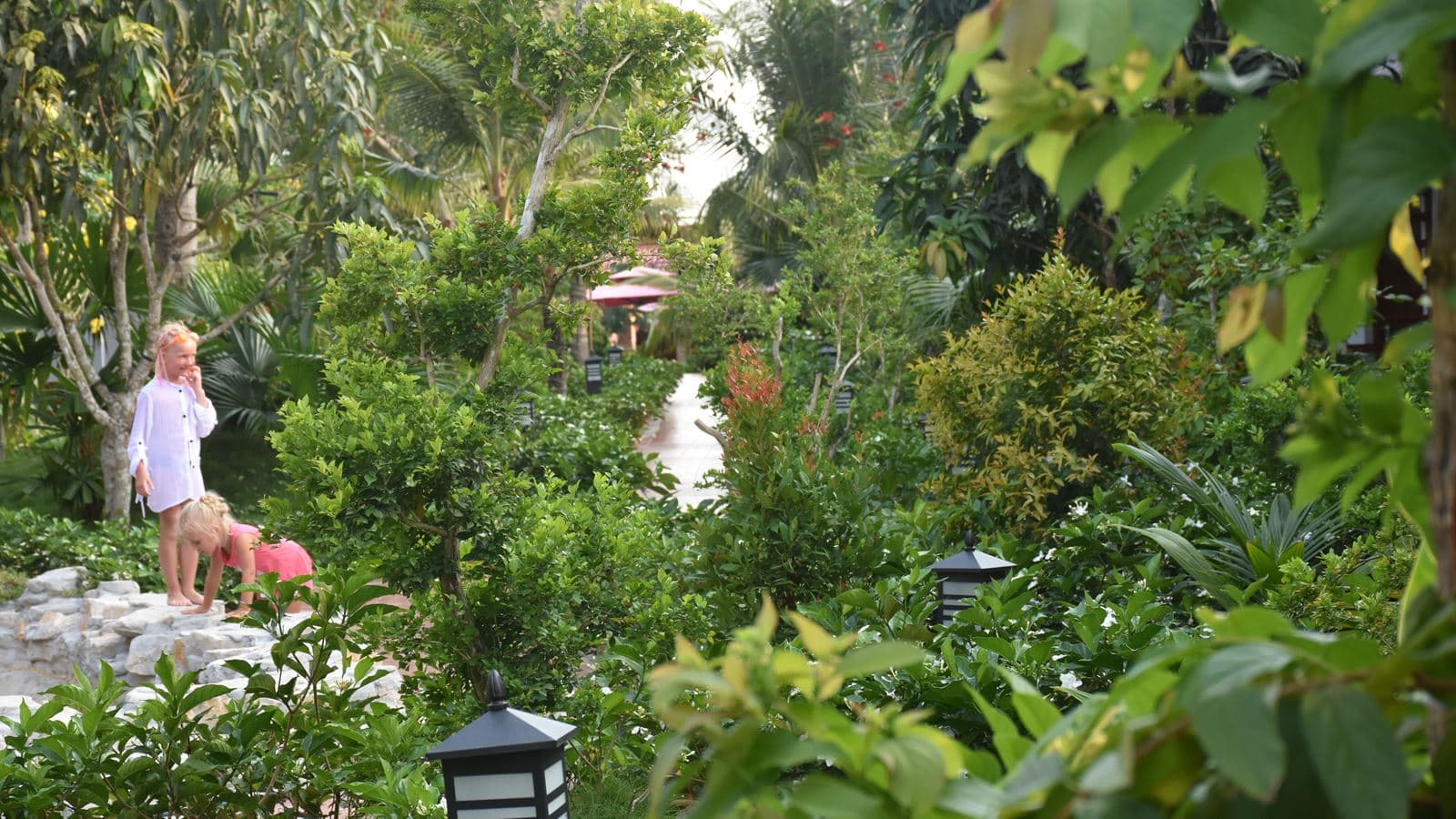 rooms-bungalow-garden-view