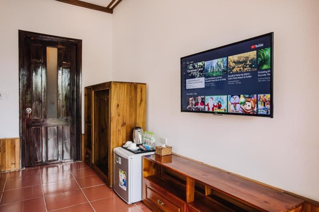 rooms-bungalow-family-pool-view