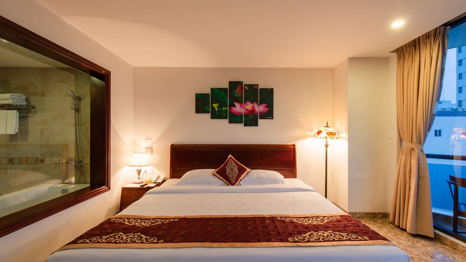 rooms-junior-suite-balcony