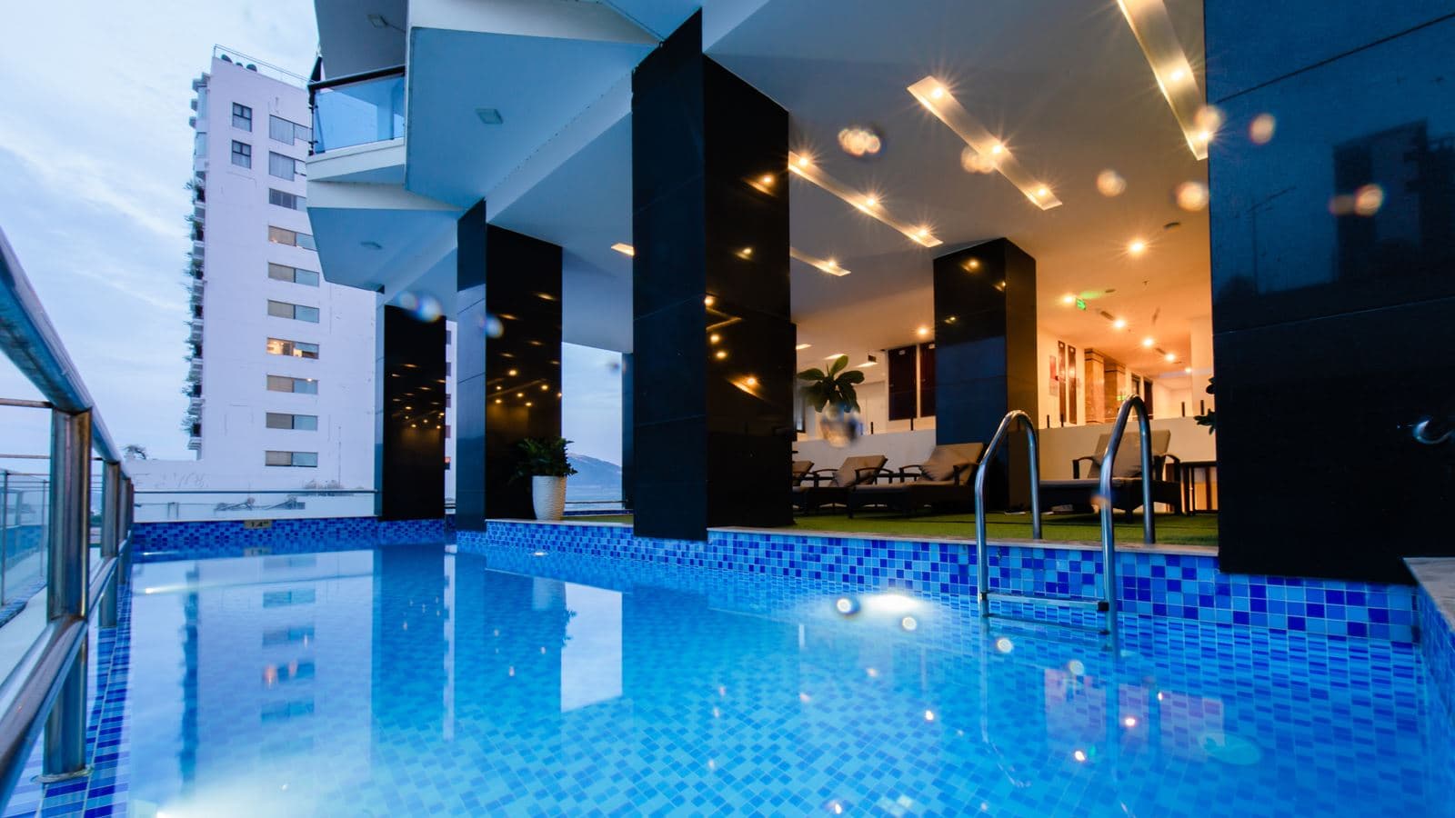 pools-indoor-pool