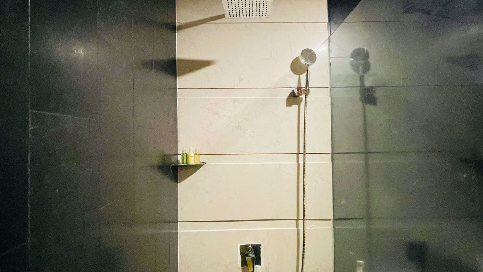 rooms-suite-family-balcony