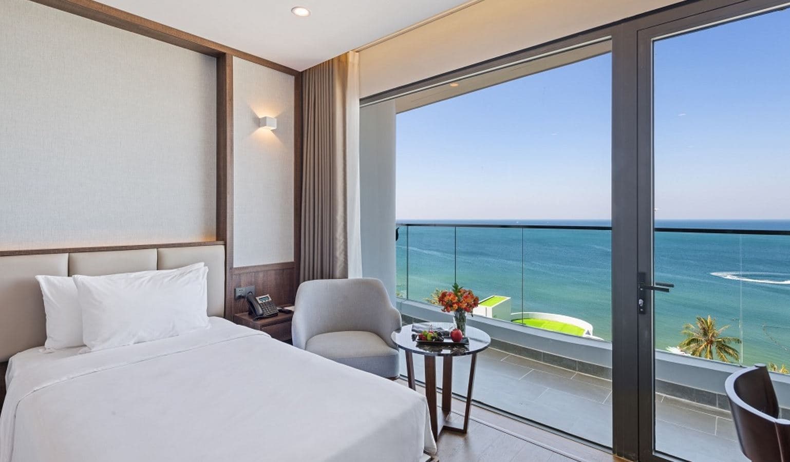 rooms-deluxe-ocean-panorama