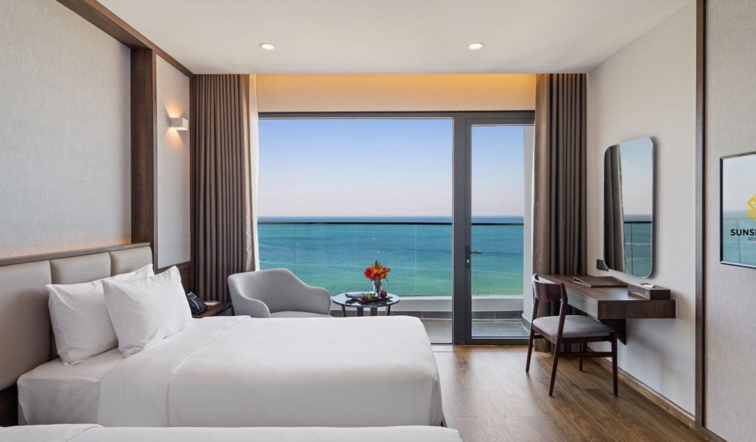 rooms-deluxe-ocean-panorama