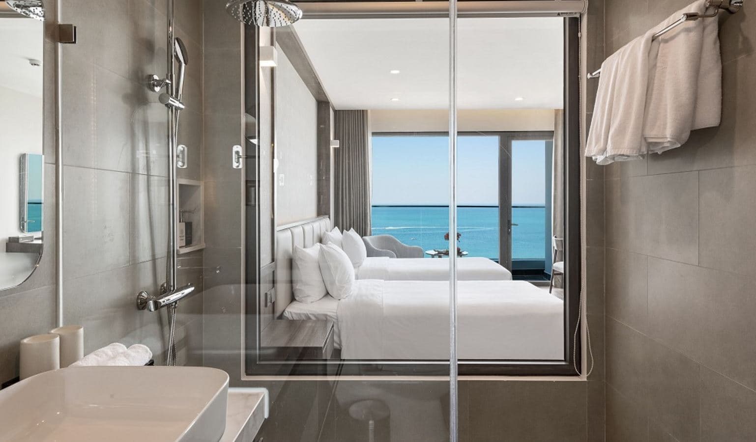rooms-deluxe-ocean-panorama