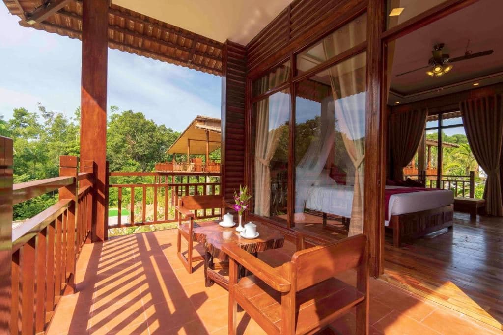 rooms-bungalow-pool-view