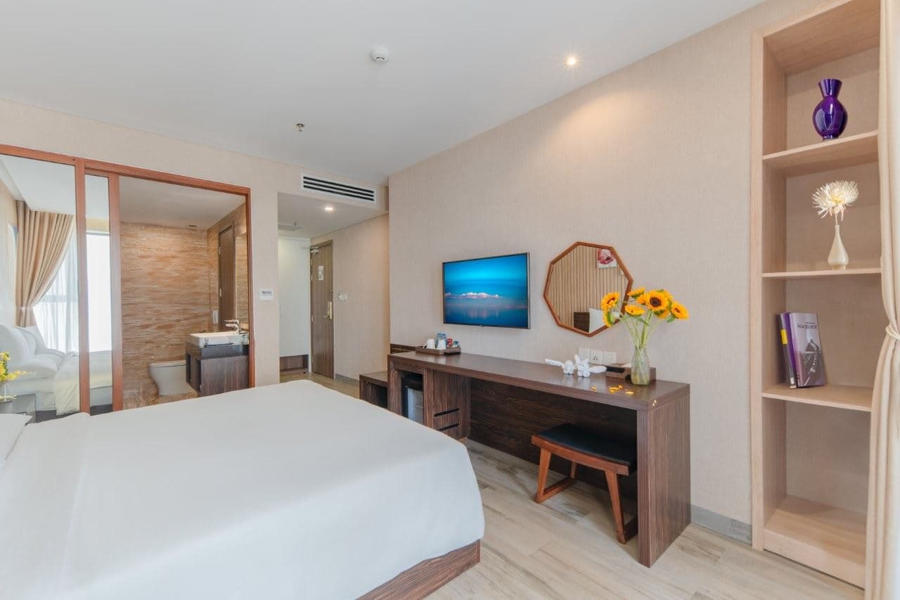 rooms-senior-with-balcony