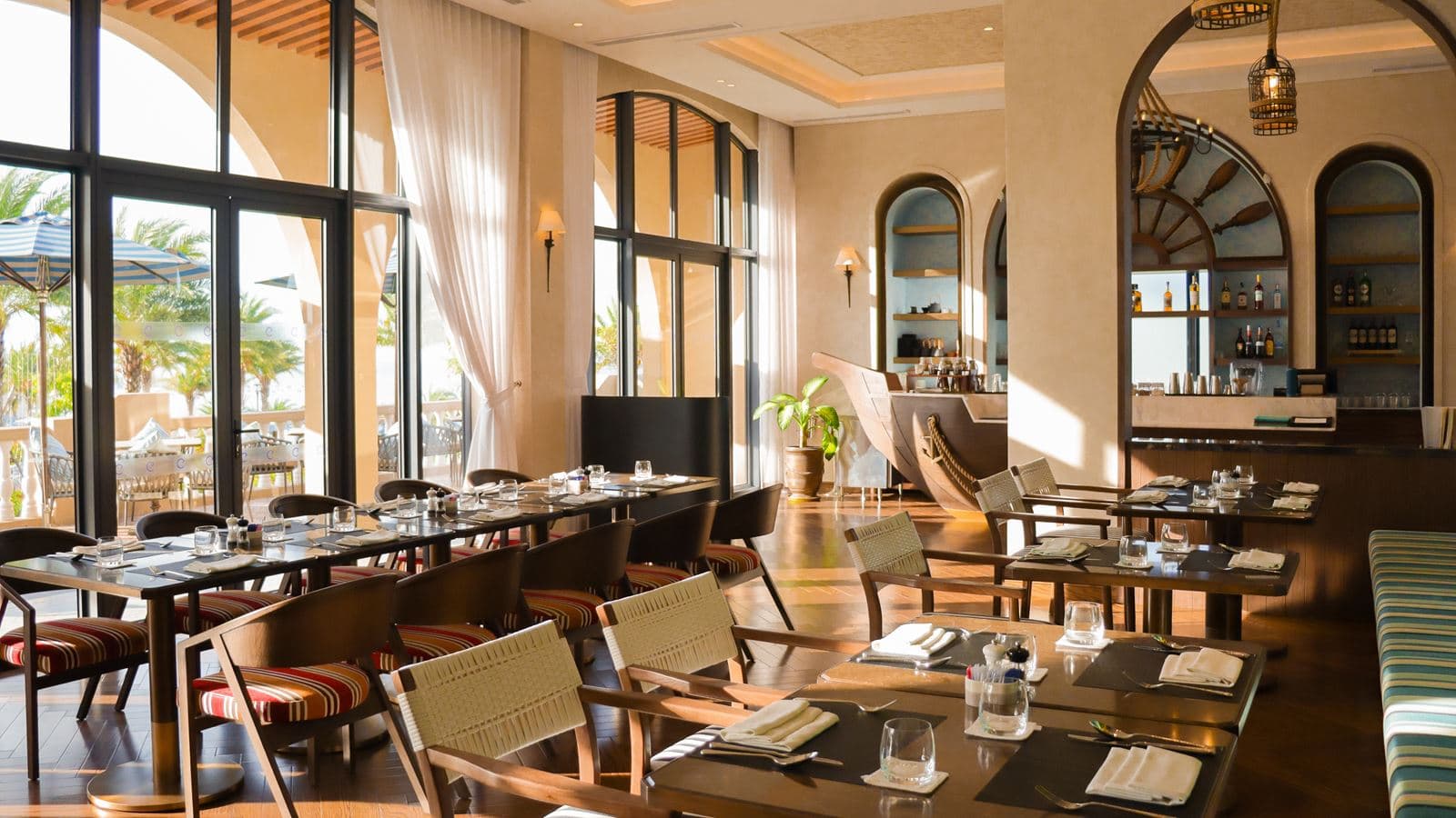 restaurants-familia-lounge