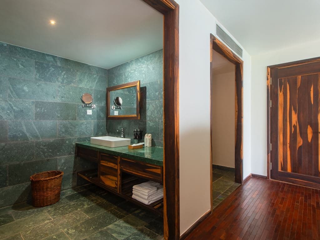 rooms-premier-executive-ocean-view-suite