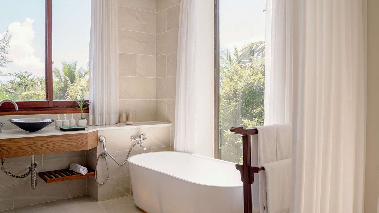 rooms-pax-junior-suite
