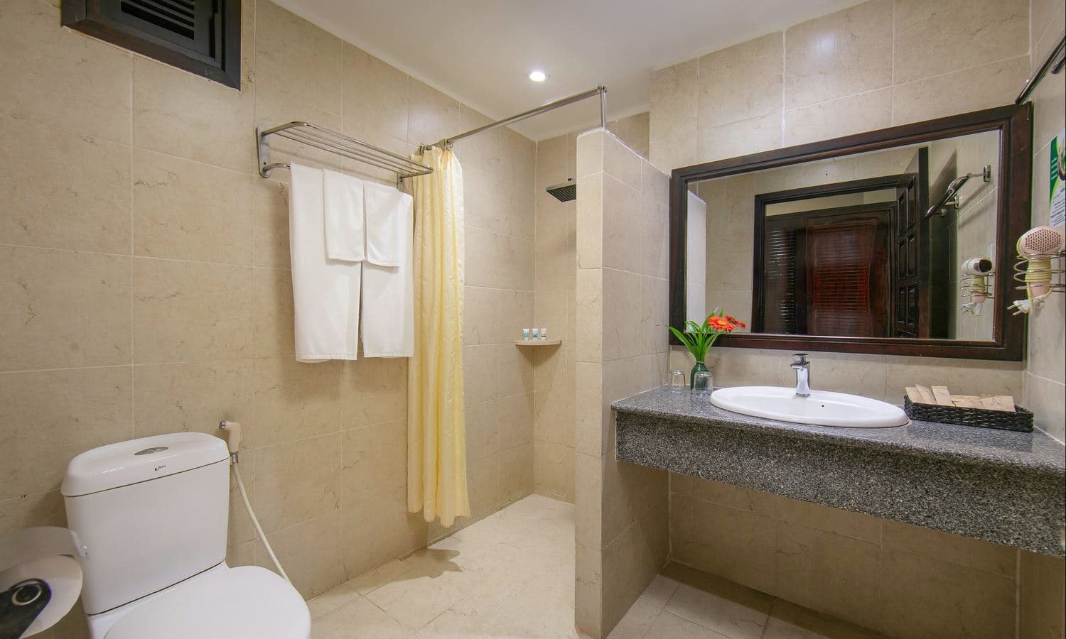 rooms-superior-gardenview-with-balcony-child-without-extrabed