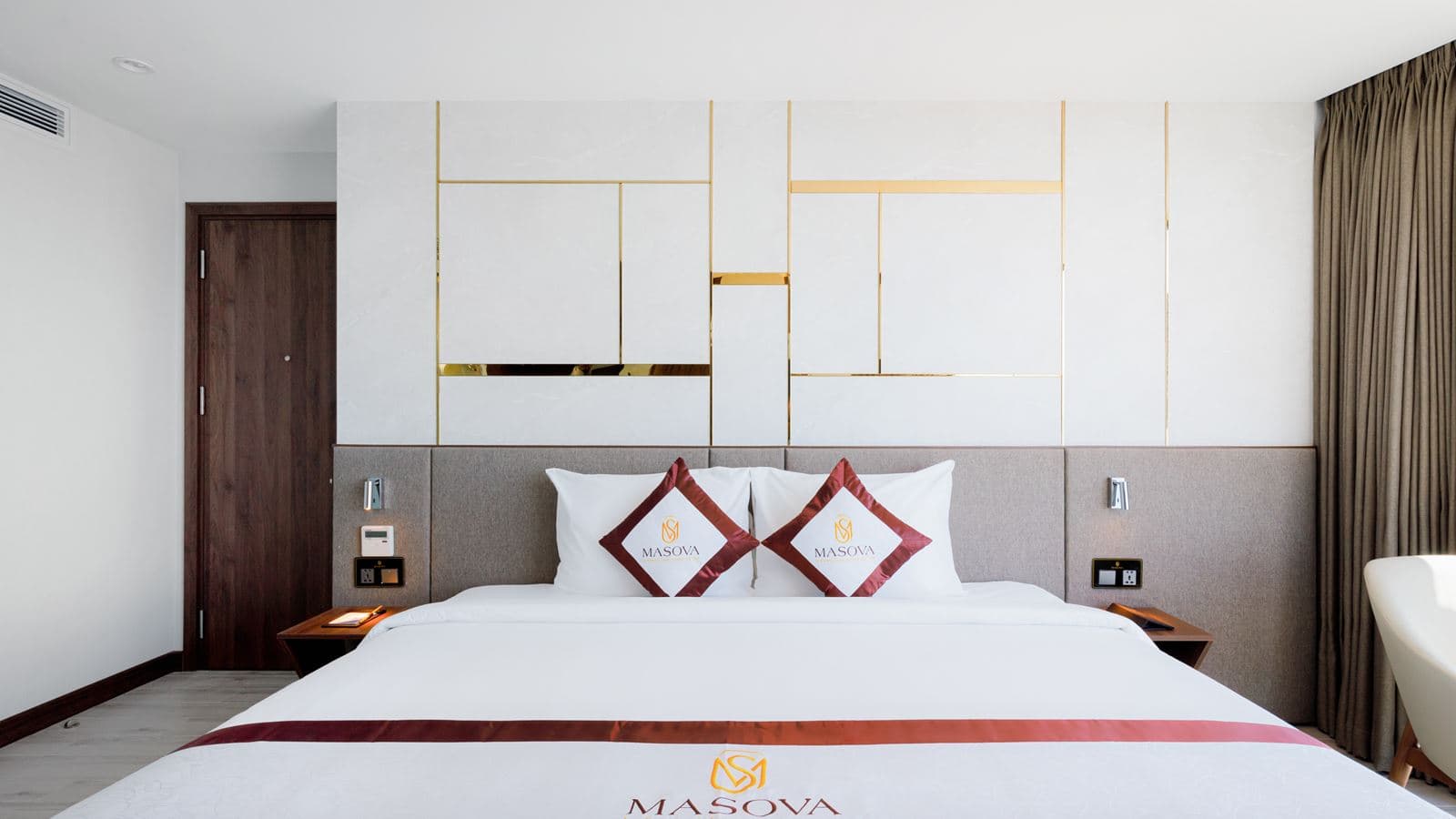 rooms-deluxe-partial-seaview