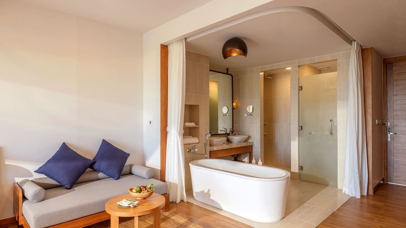 rooms-deluxe-seaview