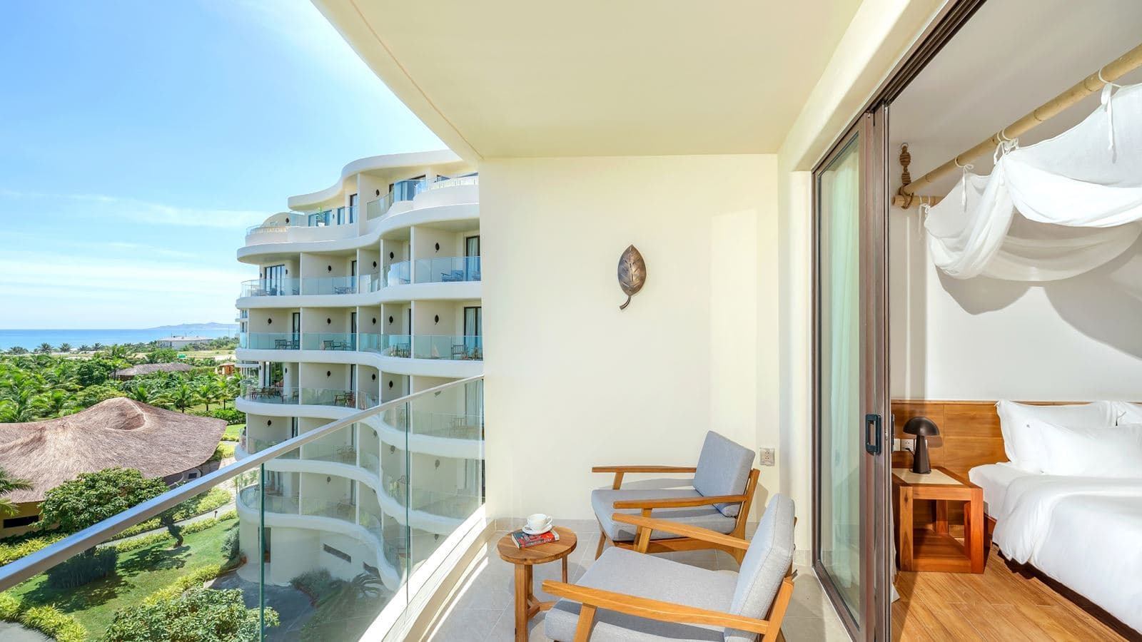 rooms-deluxe-seaview