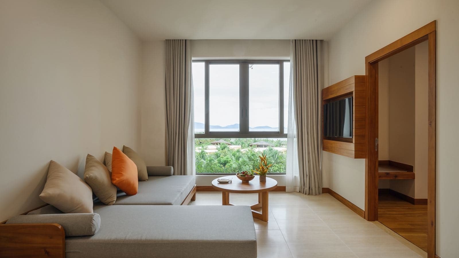 rooms-suite-1-bedroom-gardenview
