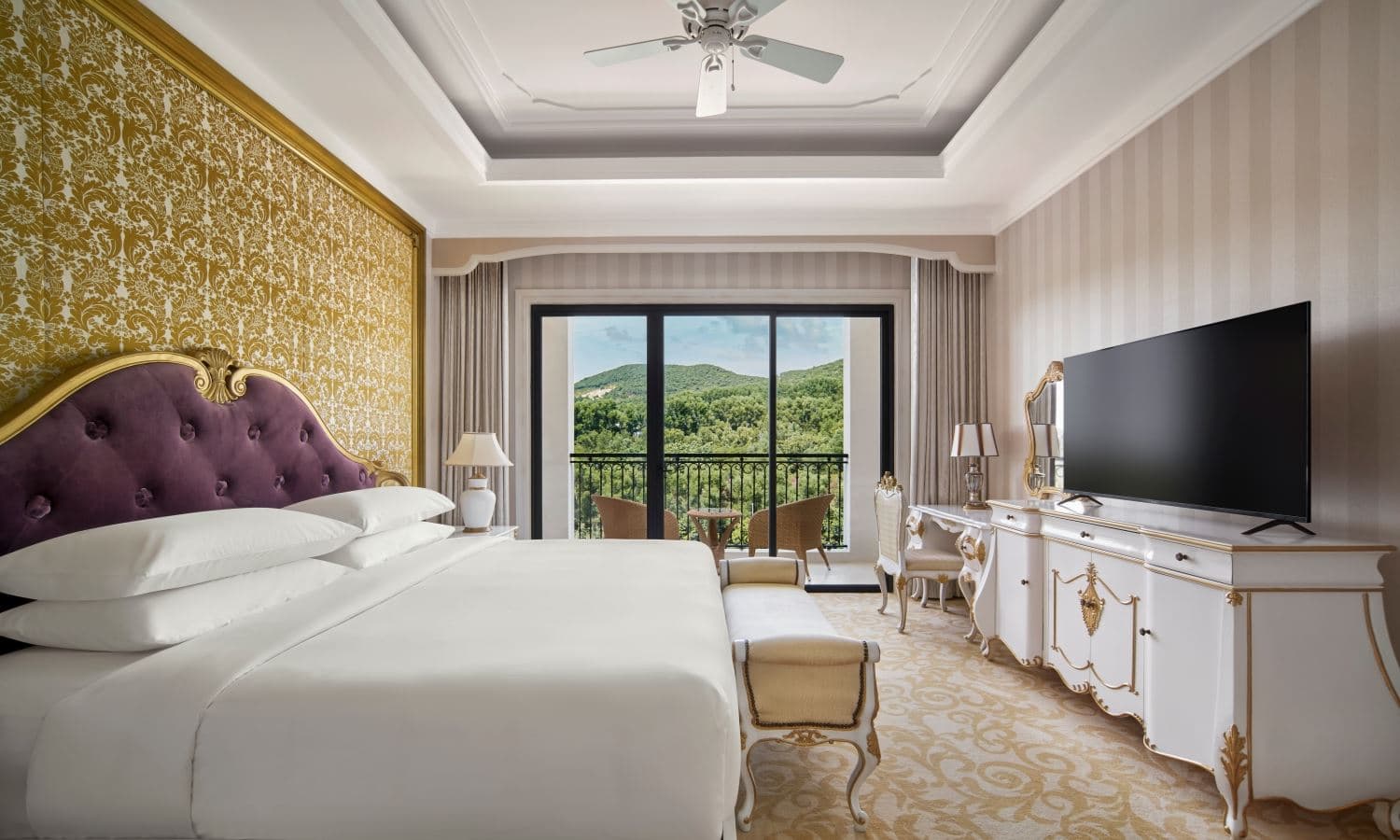 rooms-executive-suite-garden-view