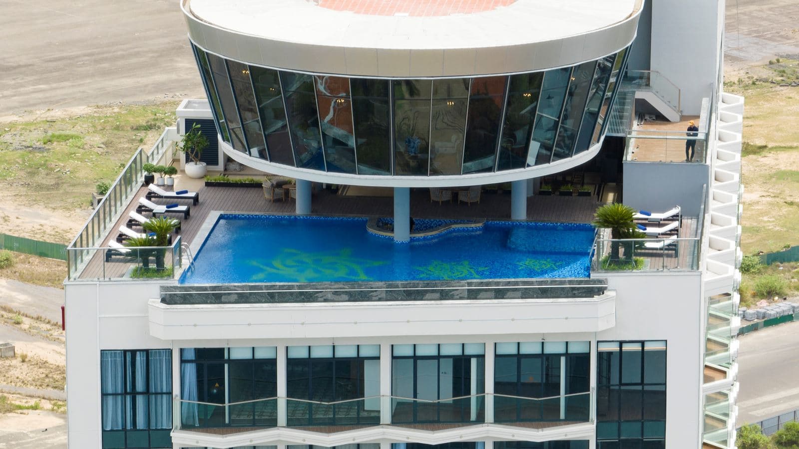 pools-outdoor--indoor-pool