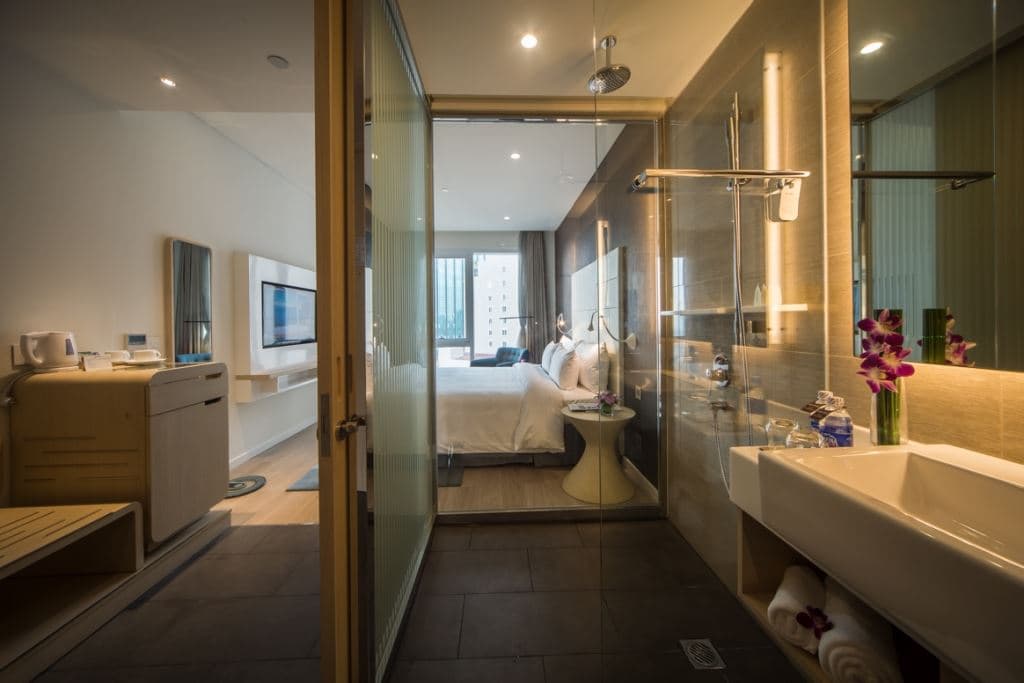 rooms-deluxe-room