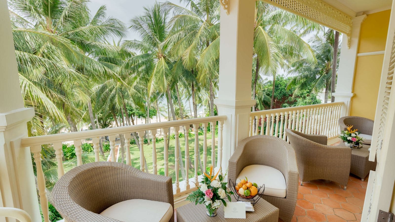 rooms-junior-ocean-suite
