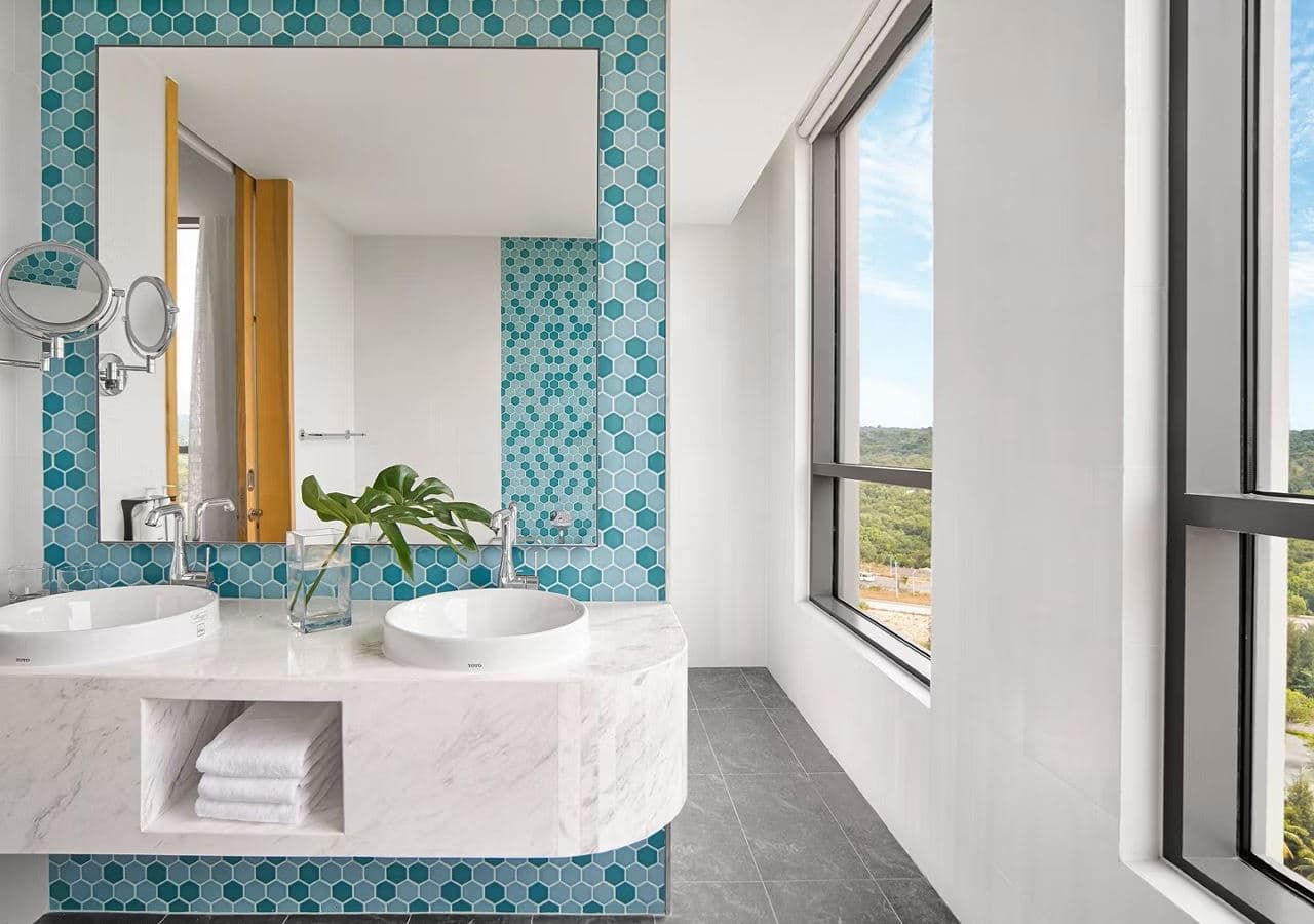 rooms-suite-king-bed