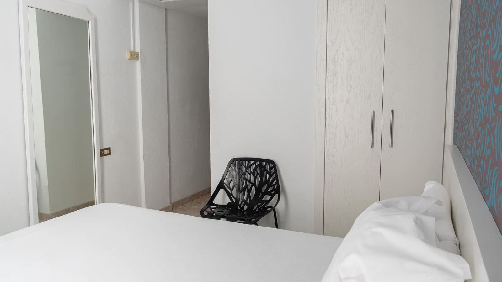 rooms-single-room
