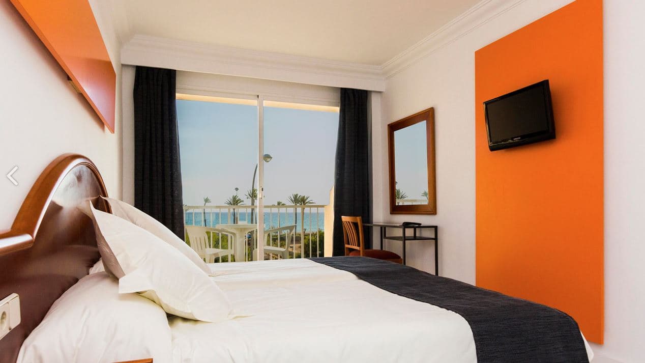 rooms-doble-standard-room-balcony-or-terrace