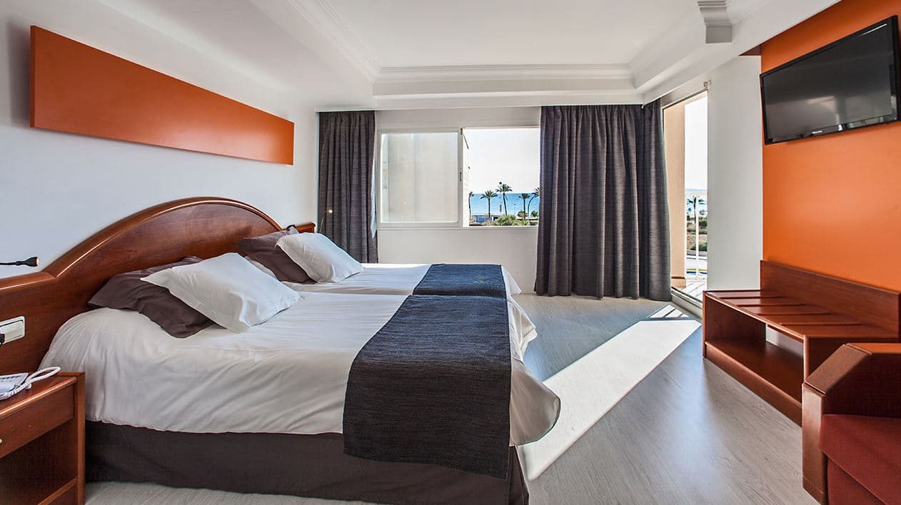 rooms-doble-standard-room-balcony-or-terrace