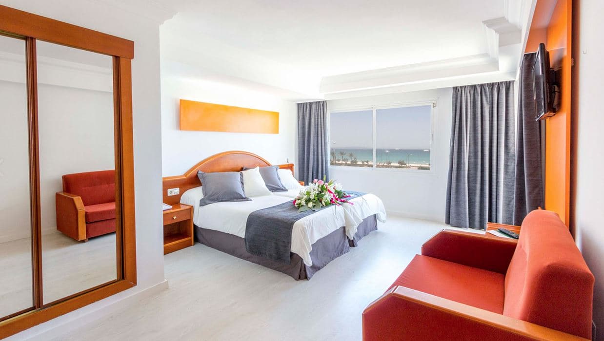 rooms-doble-standard-room-balcony-or-terrace