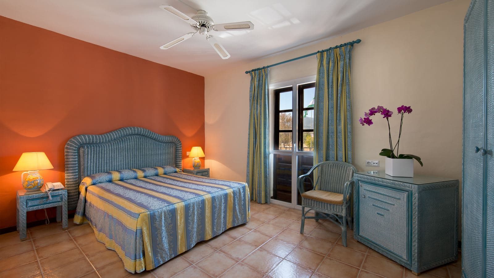rooms-basic-room