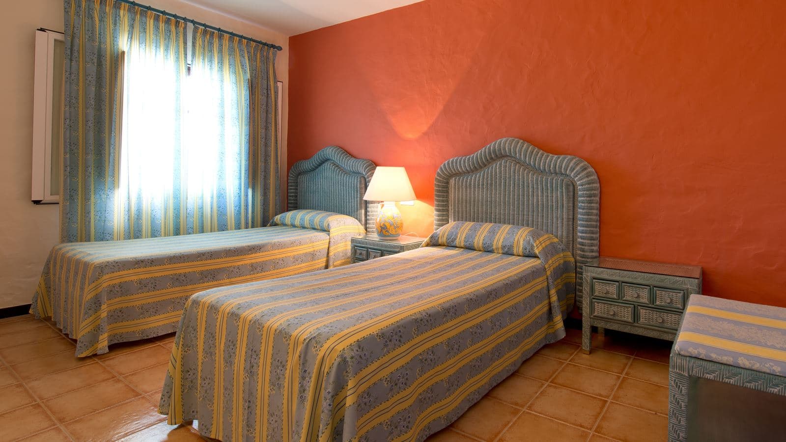 rooms-family-room