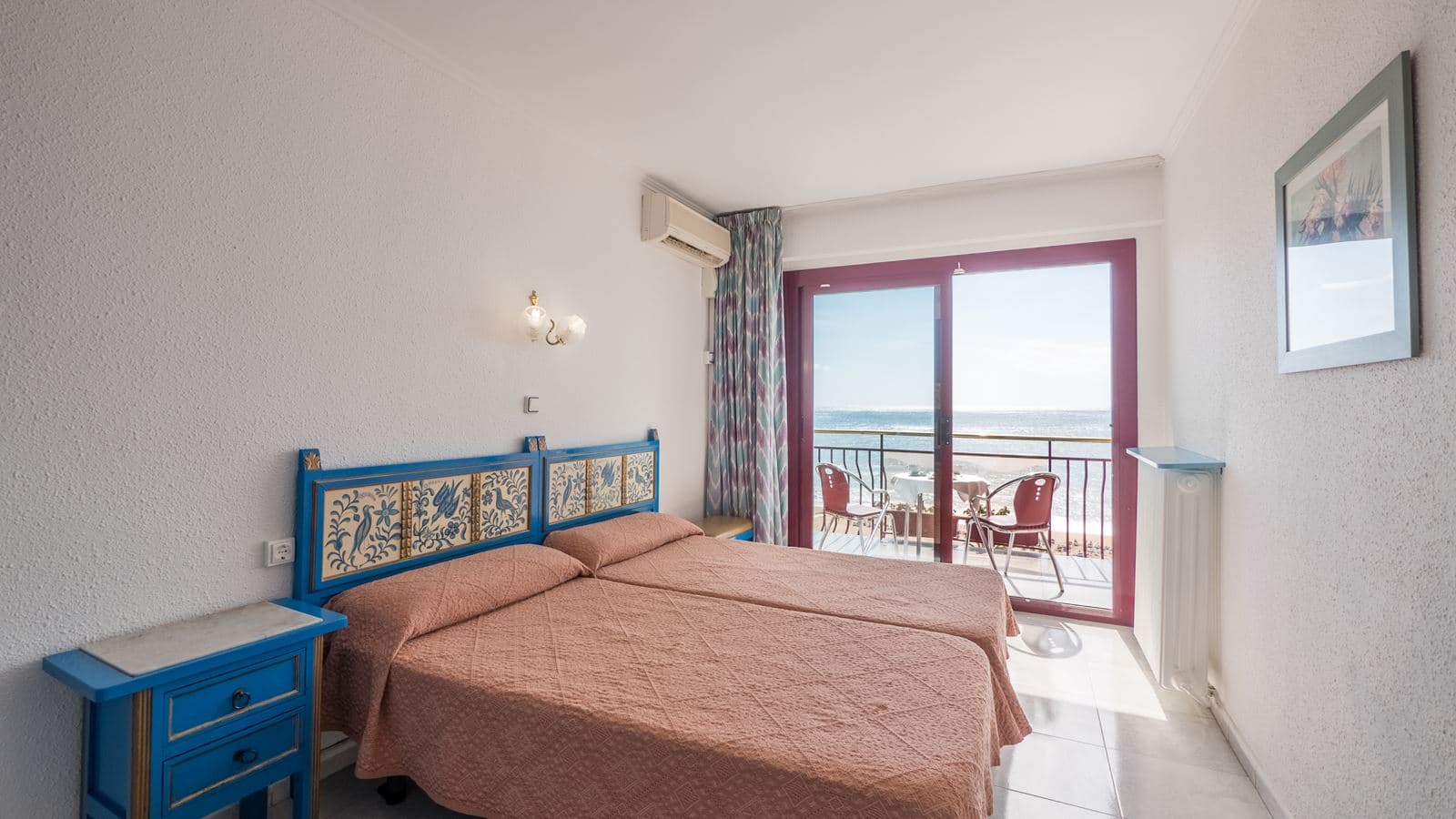 rooms-frontal-sea-view