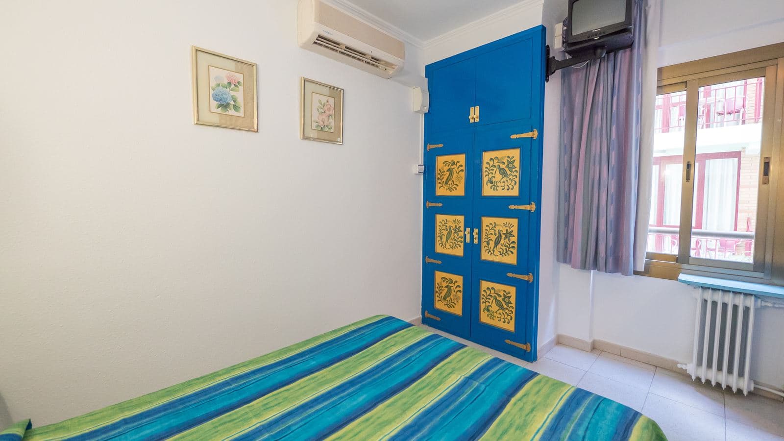 rooms-single-room