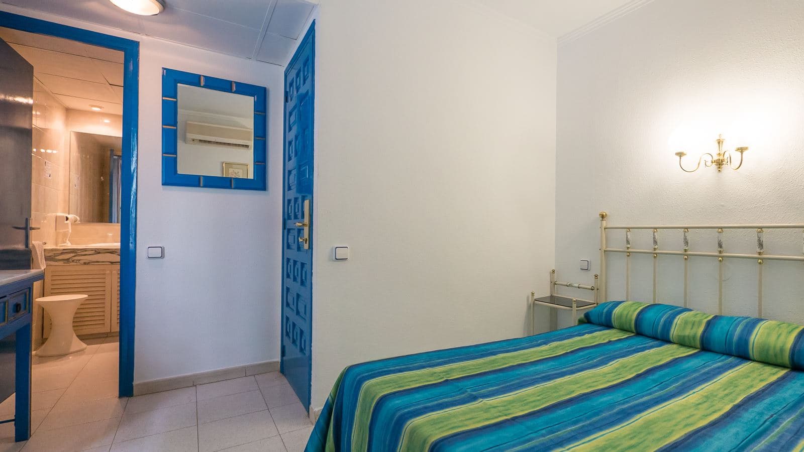 rooms-single-room