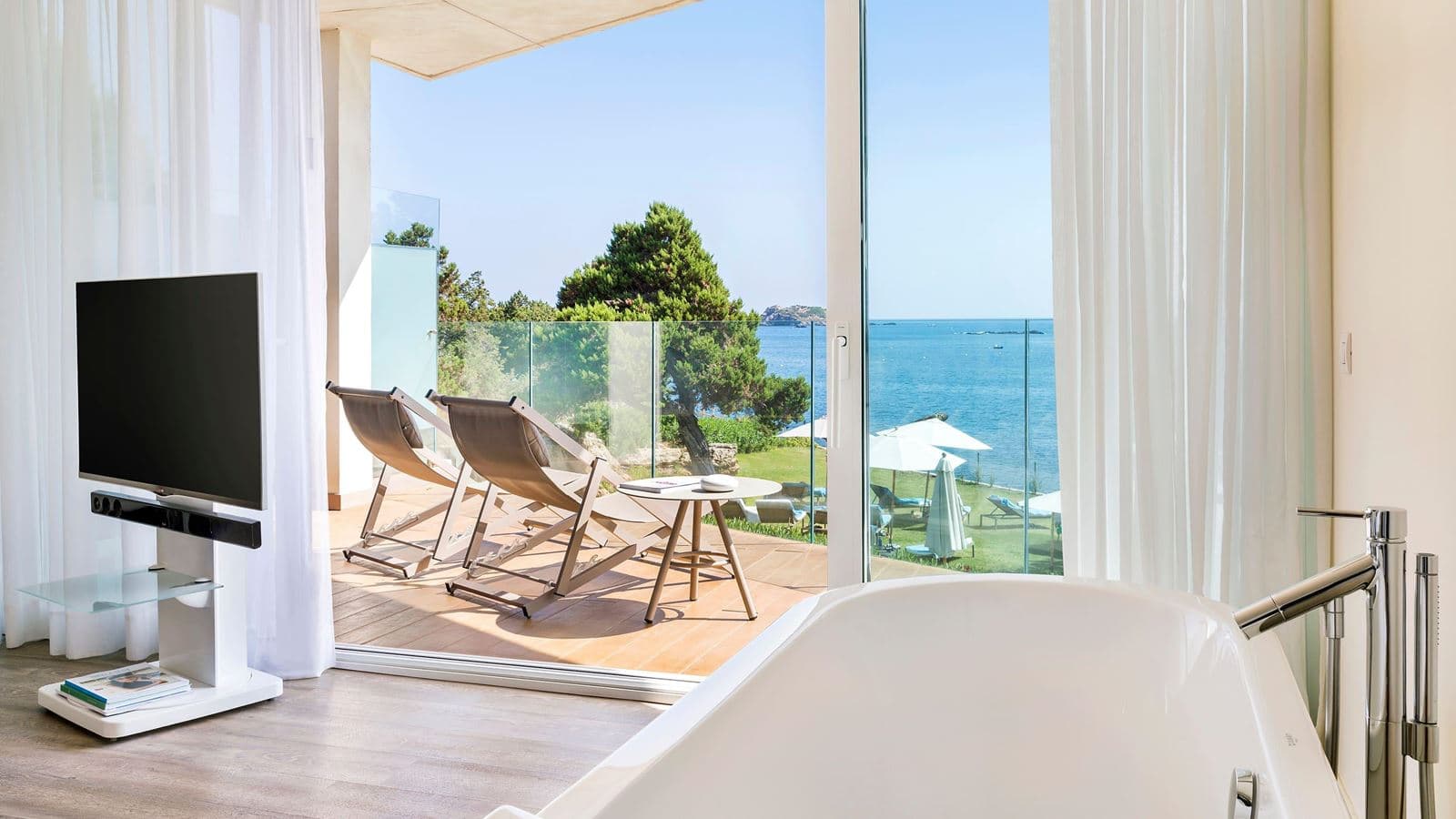 rooms-junior-suite-extra-me-room-sea-view