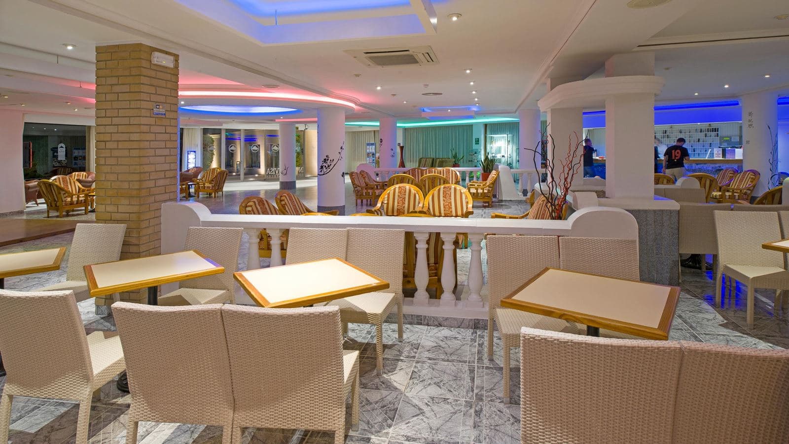 restaurants-restaurants