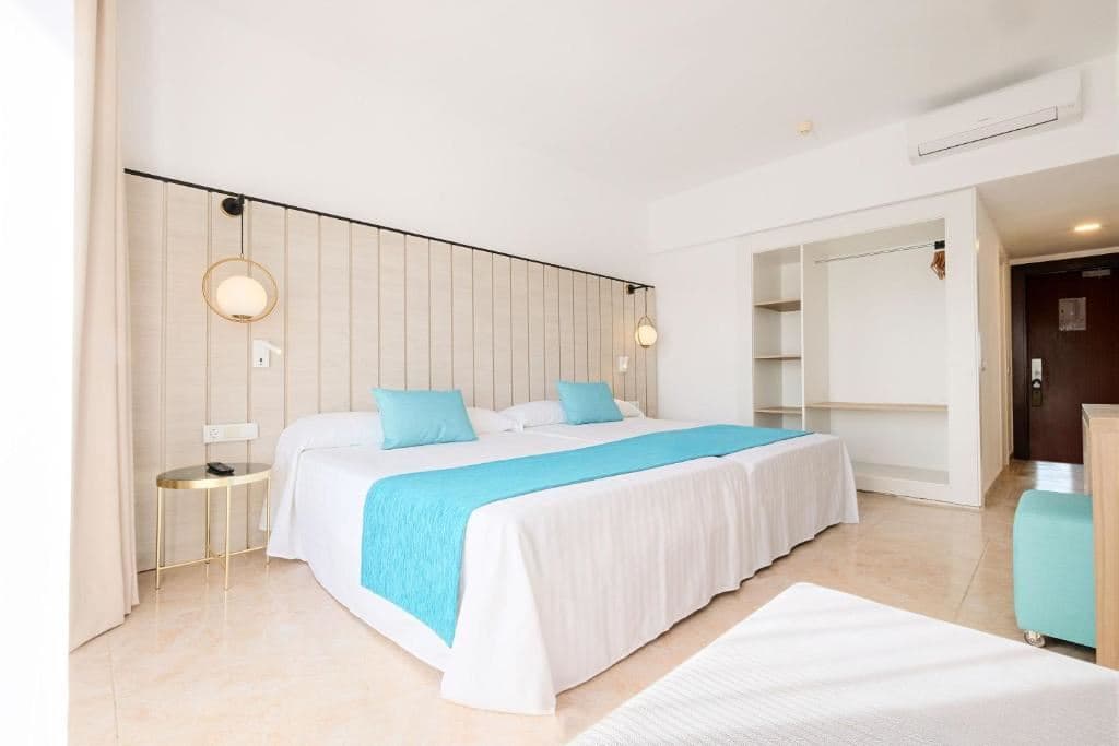 rooms-fa--family-room