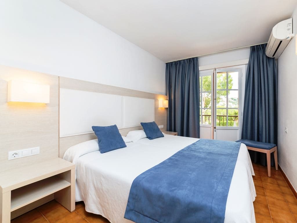 rooms-apartment-2-bedrooms