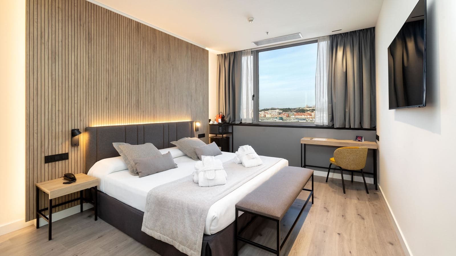 rooms-superior-room