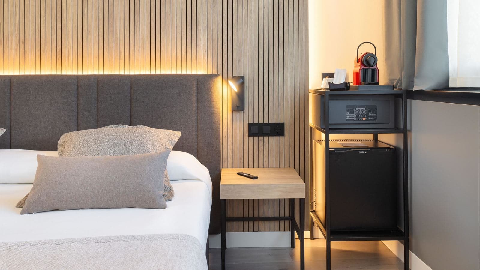 rooms-superior-room