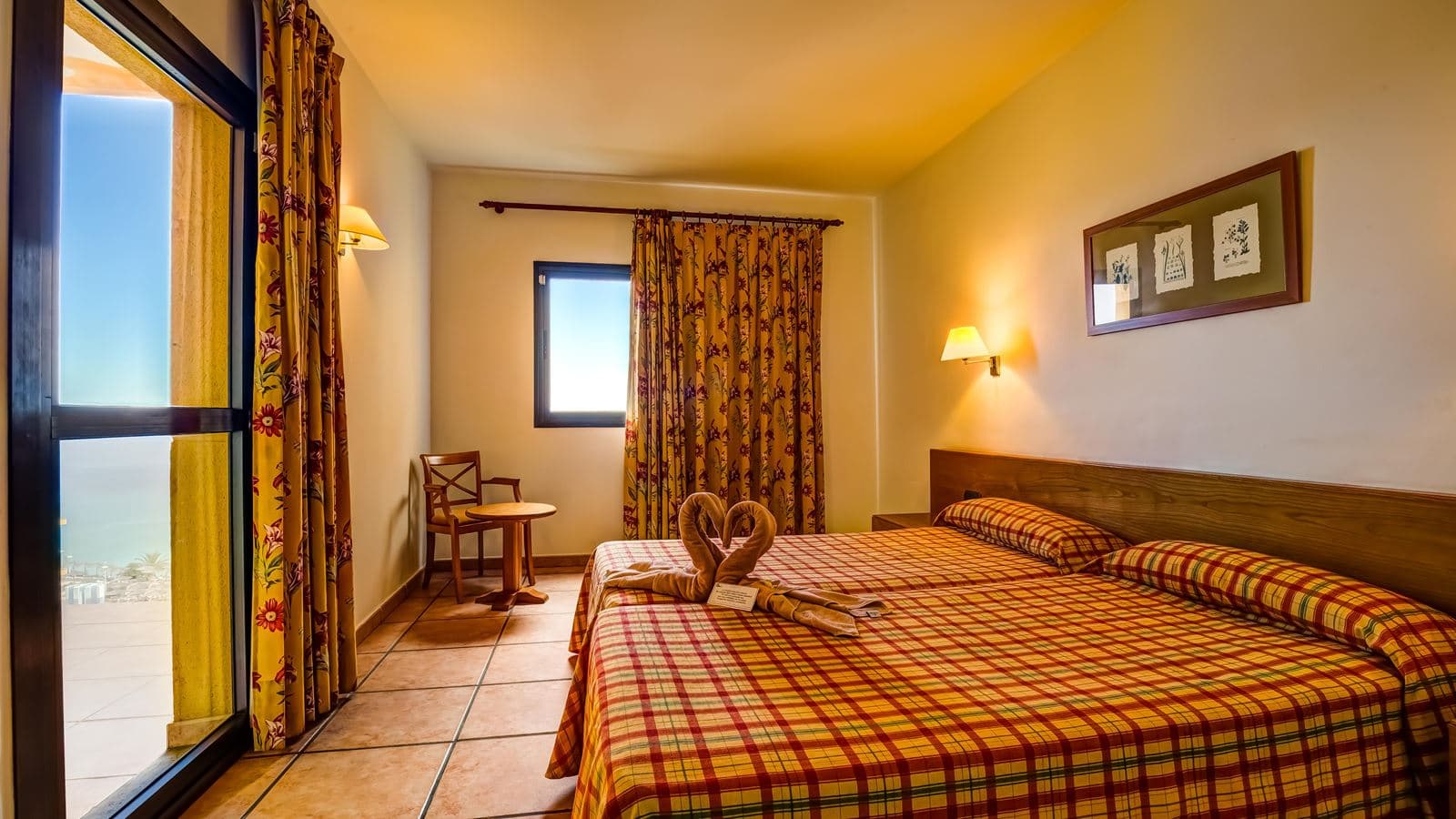 rooms-suite-sea-view-balcony-or-terrace