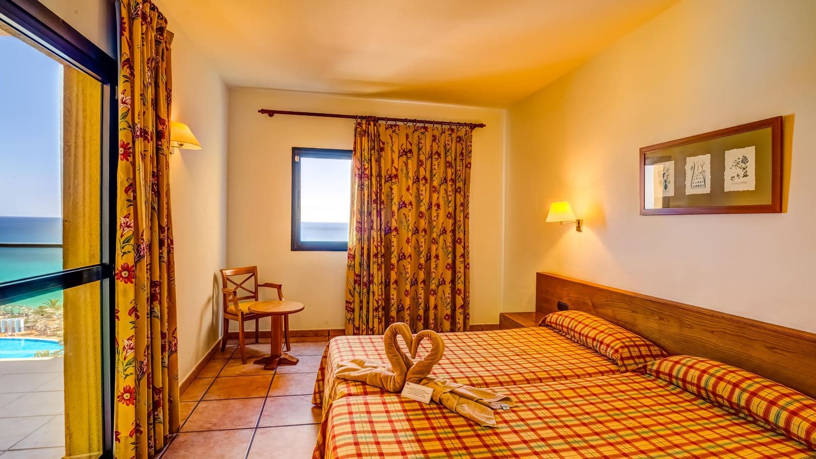 rooms-suite-sea-view-balcony-or-terrace