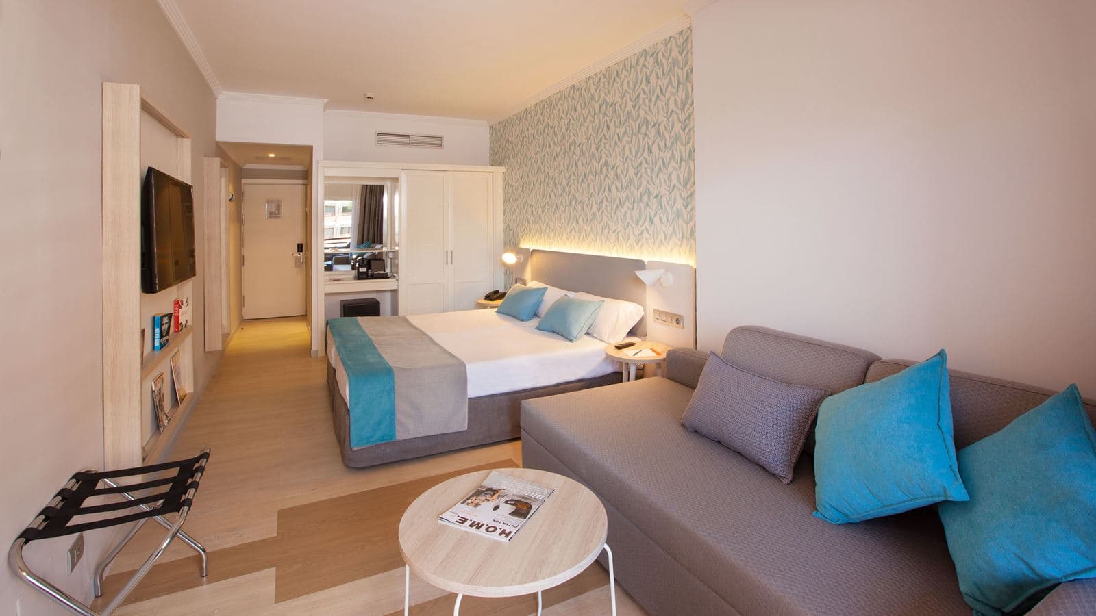 rooms-ddev-double-deluxe-room-partial-sea-view-balcony-adults-only