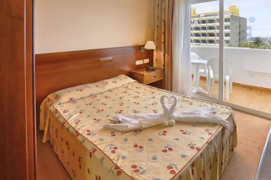rooms-single-room-balcony-or-terrace